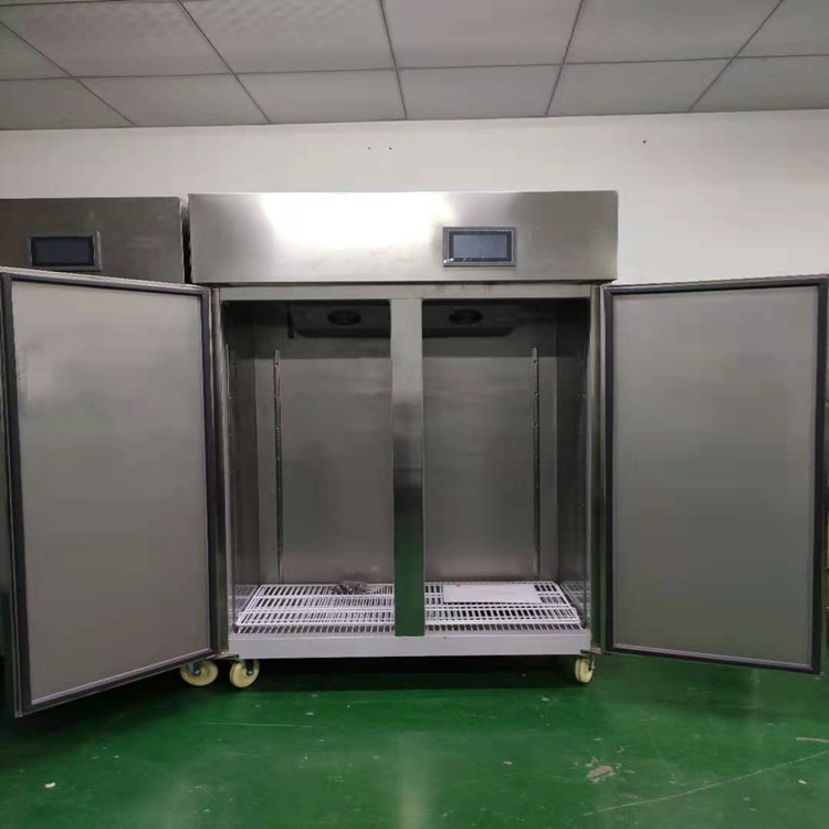 博物館展柜的日常維護(hù)注意事項